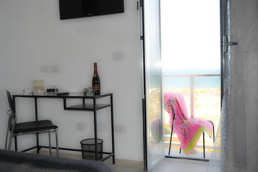 Sottosopra Bed & Breakfast Margherita Di Savoia Exterior foto
